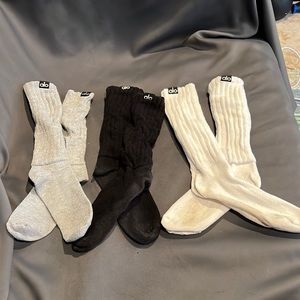 3 pair vintage alo yoga scrunch socks